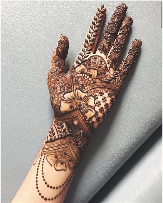 Bold Peacock Motif Best Mehndi Design